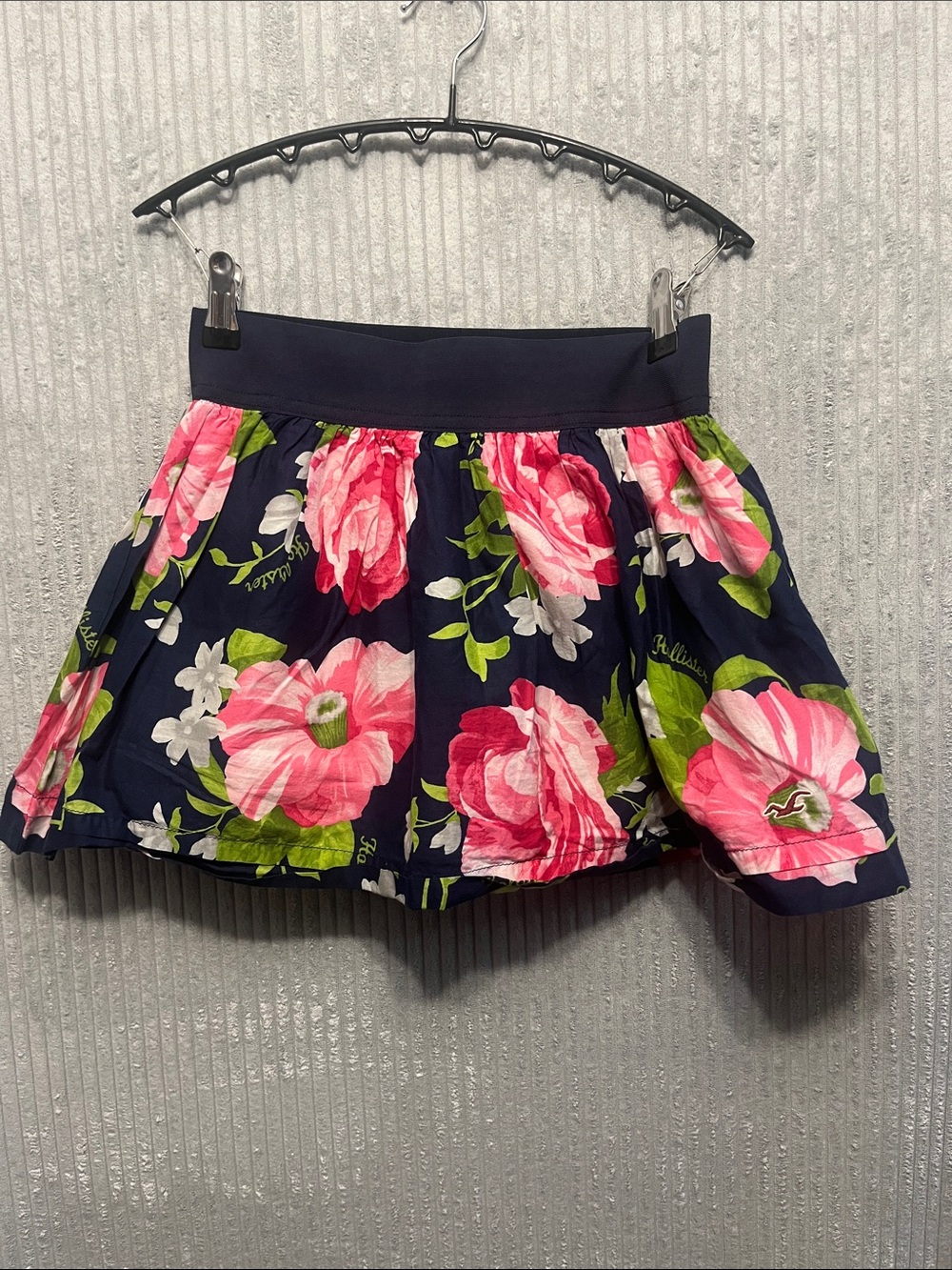 Hollister Navy Mini Skirt with Pink Floral Print XS
